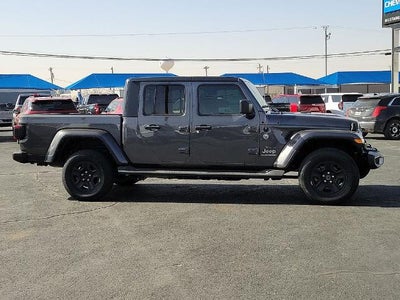 2022 Jeep Gladiator Overland