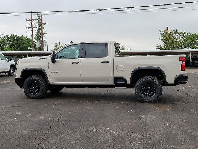 2026 Chevrolet Silverado 2500 HD ZR2 - Photo 2