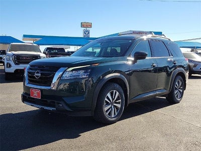 2022 Nissan Pathfinder SL